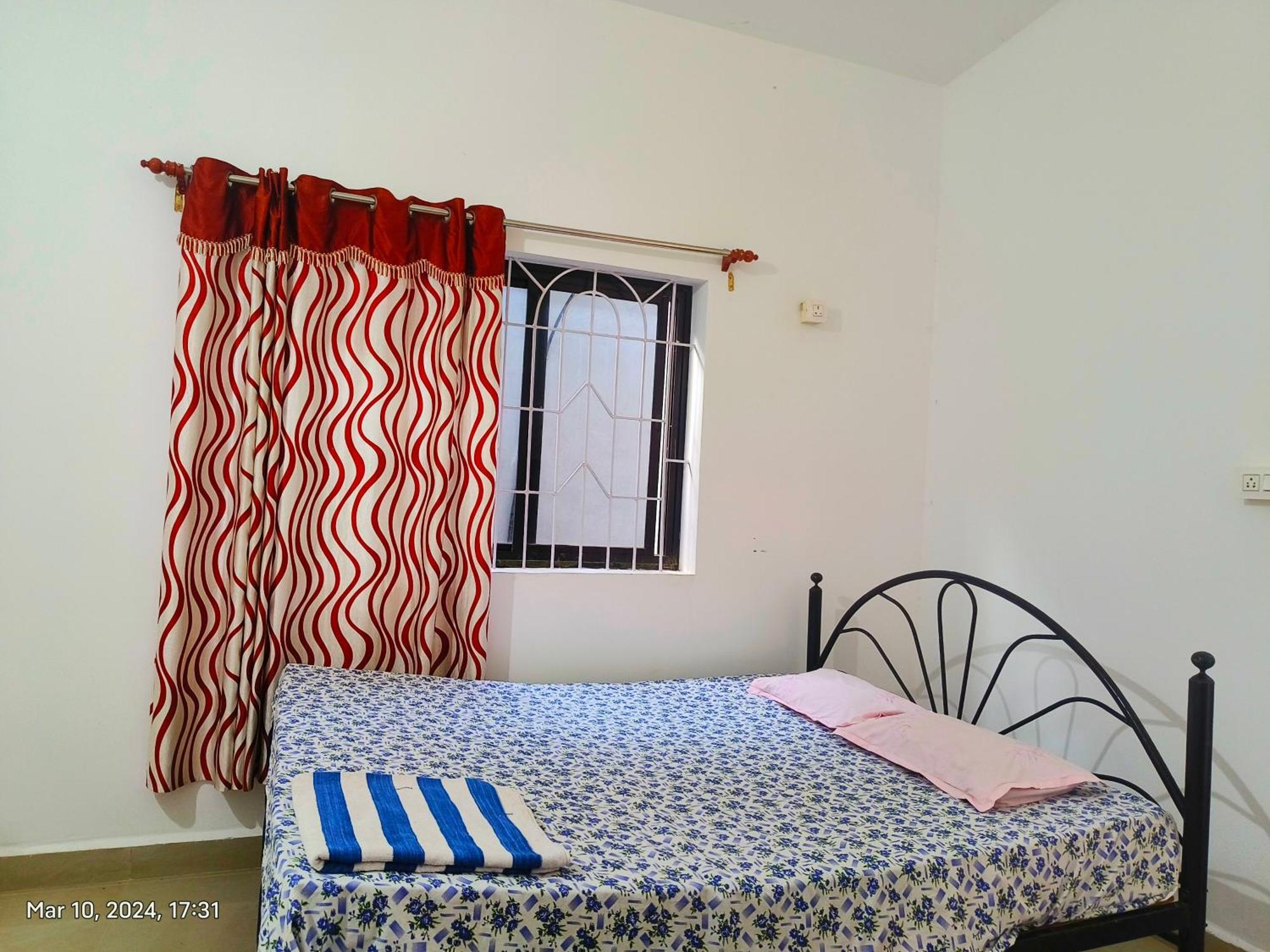 Guest house Pagis Place *